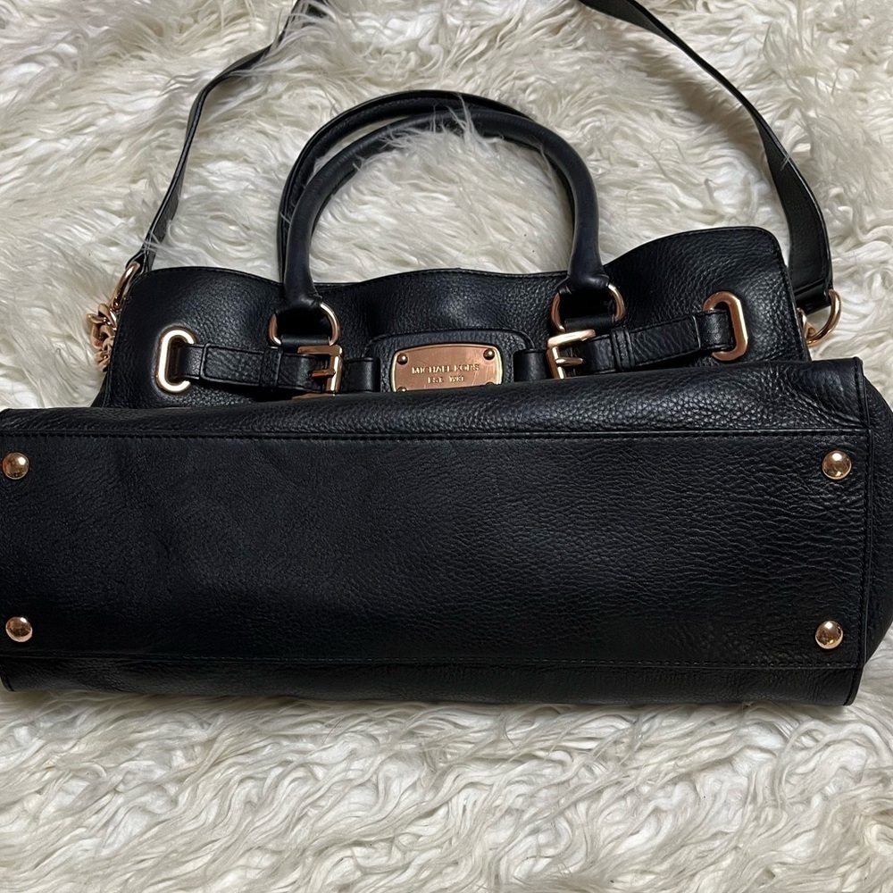 MICHAEL Michael Kors Black Leather Shoulder Bag with Rose Gold Hardware - Picture 3 of 7